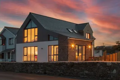 Image de Kilravock is a modern, luxury coastal family holiday home which has been purpose built to the highes