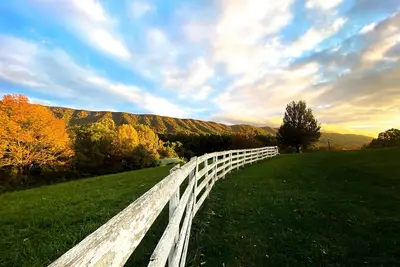 Image de Lucy's Mountain View