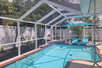 Image de Paradise Found w/Heated Pool, patio, + Bbq & min. to  beach.