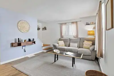 Image de Quiet Rochester Neighborhood | Mins to Beach