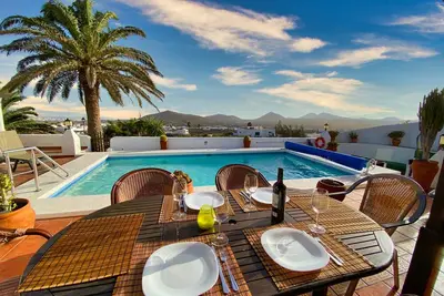 Image de Spectacular rental home - Ocean and mountain view. Heated pool. Sleeps 6