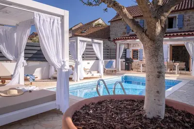 Image de Villa Nativa Hvar - charmant cottage pouvant accueillir jusqu'à 8 personnes avec piscine privée
