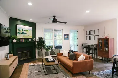 Image de New Listing! ! Luxury Cottage in Marina Cove - Just Renovated