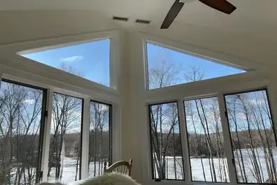 Image de Beautiful, Fun Lakefront Retreat -- Perfect for family reunions / groups