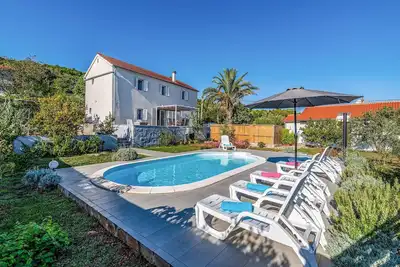 Image de Belle maison Ă Brbinj avec WiFi