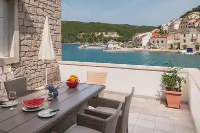 Image de Superbe maison à Pucisca avec WiFi