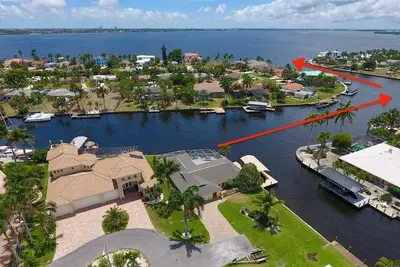 Image de A spacious 3-bedroom retreat in sunny Cape Coral.