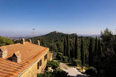 Image de A stone farmhouse from 1850 with a pool for nature lovers