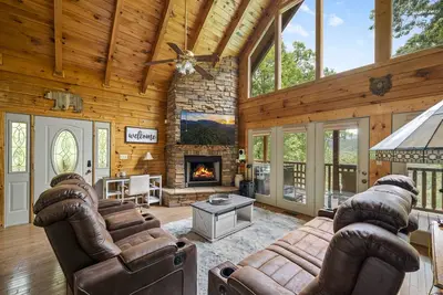 Image de Private Spa! Sauna, Steam Shower, Cold Plunge, Poker, Gym, Theater, Hot Tub