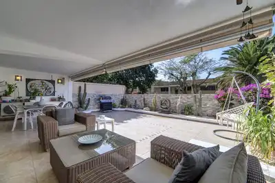 Luxury Apartment, Fast Wifi, Large Terrace, Heated Pool, Marazul