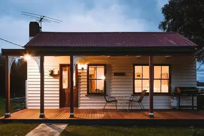 Image de Sunset Cottage by the Bay, With Fire, Pet Friendly