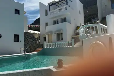 Image de Entire Villa Full View