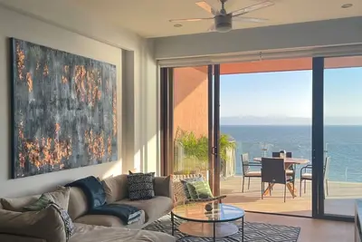 Image de Ocean Front 2 Bedroom with Pool & Ocean Views