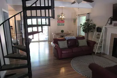 Image de Charming Point Sebago home