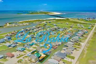 Image de Waterfront Canal Bay & Beach Home with Fishing, Boat Dock, Tiki Bar & More!