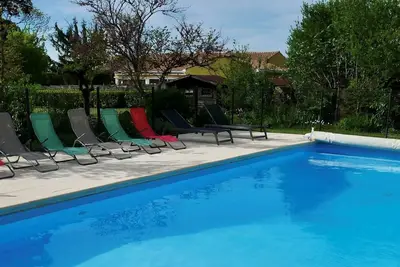 Image de Large house (13 people) with private heated swimming pool and pétanque court