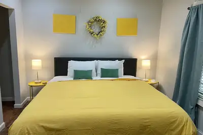 Image de #1: 2bd/2ba, Walk to Old Town, Ac/laundry/King bed