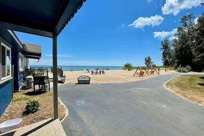 Image de Cottage Cove · Lake Huron Beach Cottage No. 6