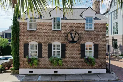 Image de New Charleston meets Old Charleston!