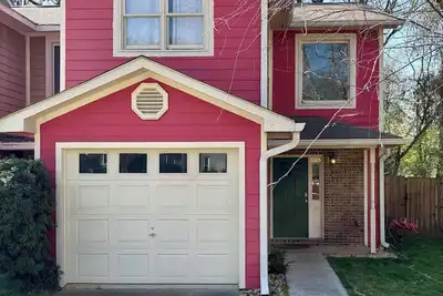 Image de The Pink House! !