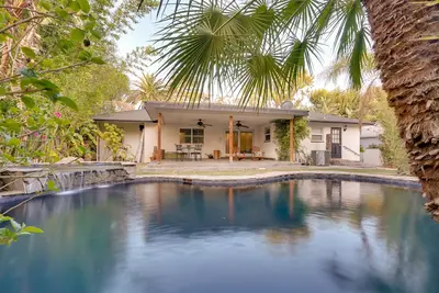 Image de Bakersfield Oasis: Sweet Tropical Pool Setup!