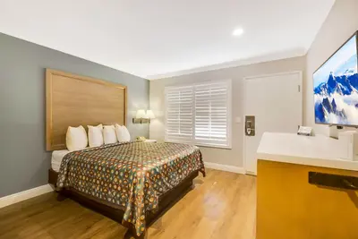 Image de Hotel 414 Anaheim, Luxurious King Size Bed