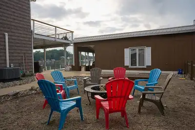 Image de Centrally Located in Heart of Sister Lakes, Michigan