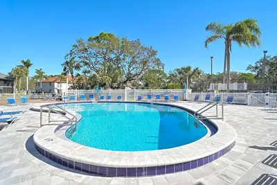 Image de 20% off Month-Long Stays! Shorewalk Gem - 2br Condo, Community Pools, Near Great Beaches & Golf!