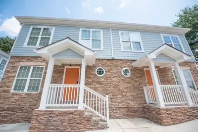 Image de Gated Modern Home 15min away Atlanta with 7 beds A