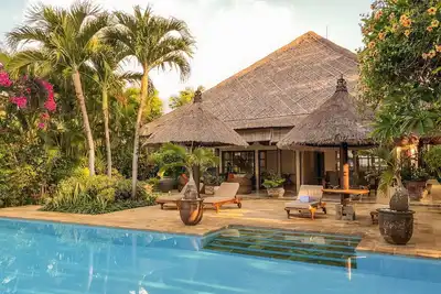 Image de Private and Peaceful Beachfront Pool Villa @ Lokopaksa, Seririt!