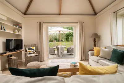 Image de 3 bedroom single story barn with luxury indoor pool close to the north Norfolk coast