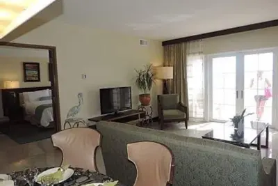 Image de beachfront condo - elevator, full kitchen, two baths, 3br -