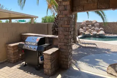 Image de Resort Like living Cheerful 3-bedroom home with a pool.