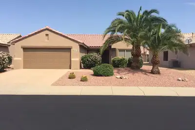 Image de Charming golf-course community home