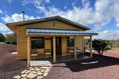 Image de The Door to the Great Outdoors! You won't want to leave. . . .