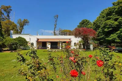 Image de Private Estate with large gardens, pool, wifi and animal farms