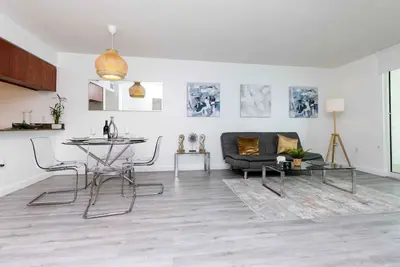 Luxury Huge Apt@Brickell, Free Parking.
