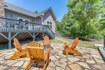 Image de Hike, Fish & Kayak: Murphy Gem w/ Deck & Fire Pit