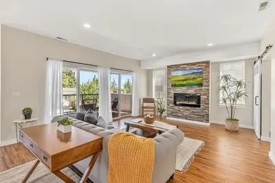 Image de Modern Private Getaway in the Heart of Seward Park!