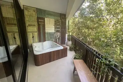 Image de Marvelous & Sophisticated Apt, Hot Tub, Spa, Pools