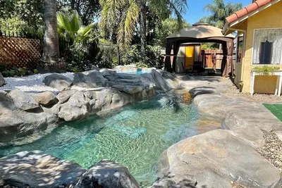 Image de Get Away From The Crowd, Stay Closer To The Nature And In A Luxury Homey House! !