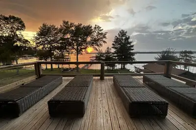 Image de Beautiful Sunset views, fishing from dock, and lakeside fire pit!