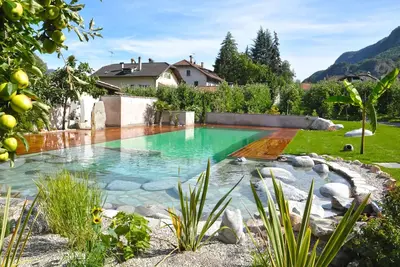 Image de Appartement \"2sz Gala Kreuzwegerhofnals\" avec vue montagne, piscine, balcon et jardin