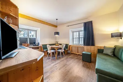 Image de Appartement \"1sz Golden Kreuzwegerhofnals\" avec vue montagne, piscine et jardin