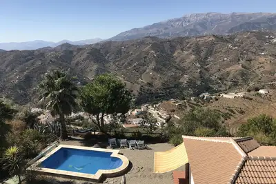 Image de Villa El Chaparro avec piscine chauffée (Mer et Montagne)