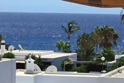 Image de Playa Chica: Villa mit Sonne, Meerblick und Ruhe\".