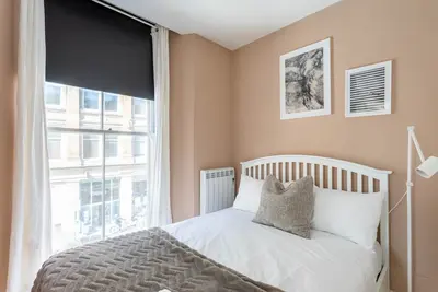 Image de Appartement-Basic-Salle de bain privée-Vue ville