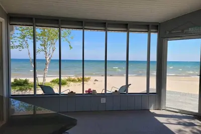 Image de Shoreline Oasis- A Private Lake Michigan Retreat – Just in Time for Spring!