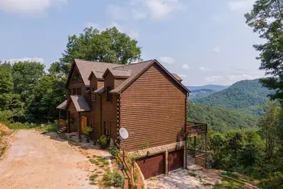 Image de Cranberry View Lodge - Views, Privacy, Gated Community, Game Table!