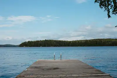 Image de Multilevel, private lakefront cottage on Longbow Lake only minutes from Kenora.